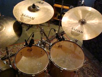 Drummer Gustavo Filipovich’s setup @ Fernanda Froes-Pruett’s recording sessions at Estudio Cayres - São Paulo, SP, Brazil - Copyright © 2018 Double Feather Productions. All rights reserved.
