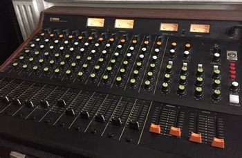 Yamaha PM700
