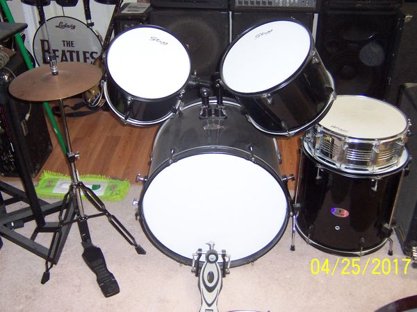 Stagg drum kit hotsell