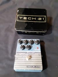 Tech 21 Sans Amp VT Bass 