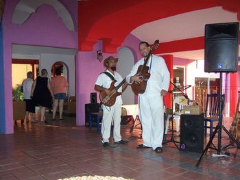 event june,2008 in decameron bucerias, bass (edgar), guitar ( oskar christian)
