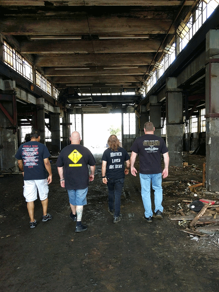 Walking in Memphis 