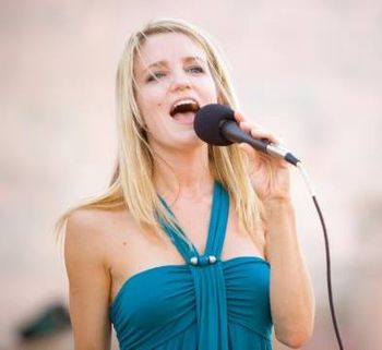 Heidi Joy Performs at Joslyn Art Museum's Jazz on the Green
