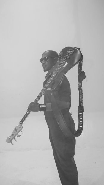 La Quanous, Bass
