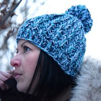 'Andonna' Hat w/ Pompom - BLUE & WHITE