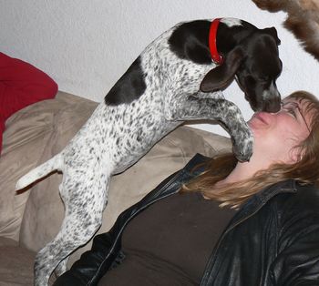 Dixee giving her her breeder kisses (0:
