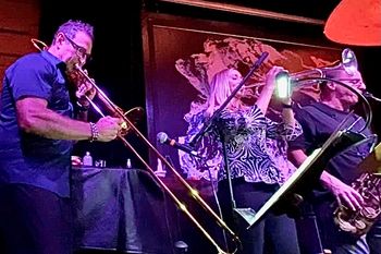 wu horns @ vibrato
