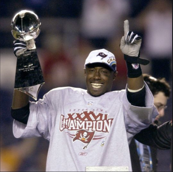 Dexter Jackson Former Super Bowl MVP
