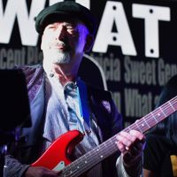 Lee Hodgson with What a Waste – Ian Dury & The Blockheads tribute