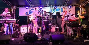 Cayo Ritmo @ Sunset Pier Concert Stage c2018 w Ken Fradley, Ross Brown, Bjarne Jannik Kjaer, Keith Snyder & Vincent Bergamo
