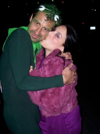 Brian Irwin and Rae Rae as Kermit and Miss Piggy
