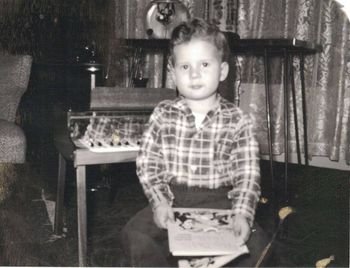 Piano Man Age 4
