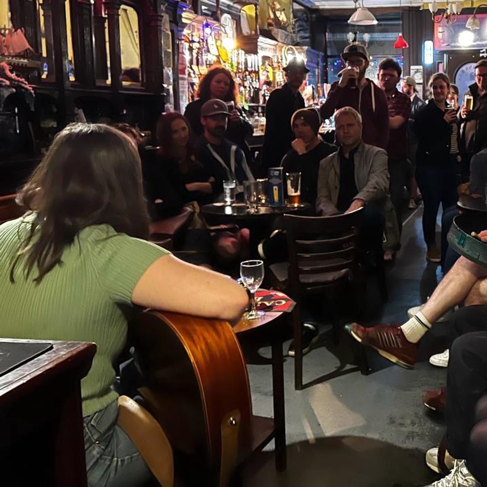 Edinburgh Old Town Live Music Pub Tour