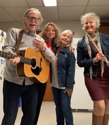 Duncan with Bonnie, Candy and Winnie Vic Folk 22
