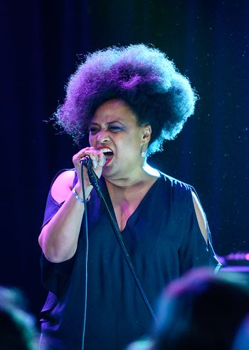 Lisa Kekaula of The BellRays [photo by Brian Berson]
