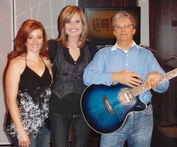 Kym Simon(Left)and host of The Great American Country TV Show in Nashville, Suzanne Alexander
