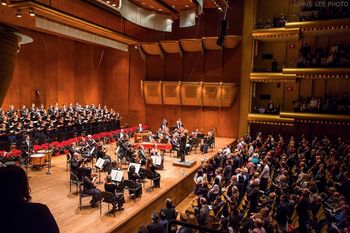 David Geffen Hall, Handel's Messiah with the New York Philharmonic conducted by Jane Glover, photo by Chris Lee
