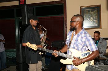 Kelvin Wooten on bass
