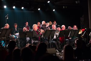 【中古】 Stan Kenton Christmas Carols Boston Brass and the Brass All－Stars Big Band BOSTON BRASS - The Stan Kenton Christmas Carols - Amazon.com