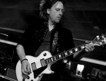 Eric Fraser, guitar
