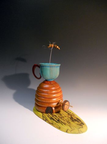 Bee Cup  (automaton)
