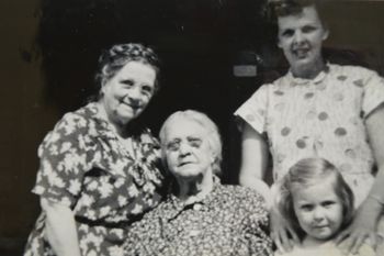 4 generations of Zobrist ladies
