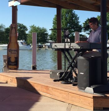 Solo at The Bait House River Bar, Port Clinton
