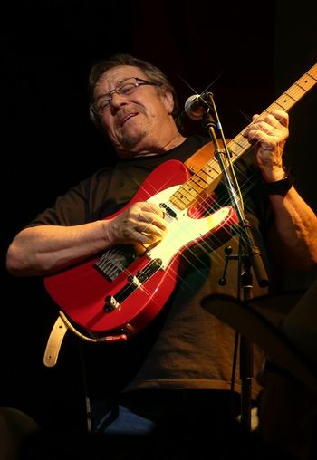 Kenny Grimes, on Telecaster
