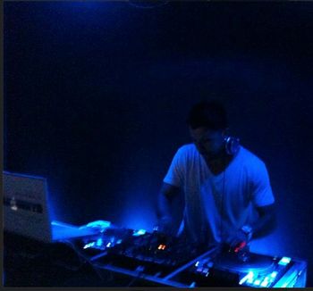 DJ JOHNNY G @ CLUB WATRA
