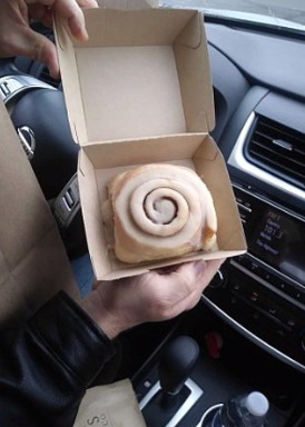 CINNAMON ROLL !!
