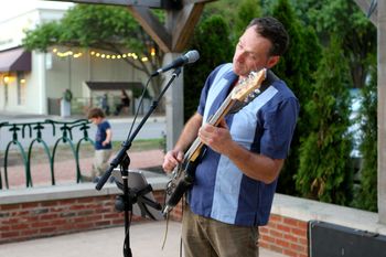 Matt Steidle Solo, Dewey’s Pizza , Worthington, OH
