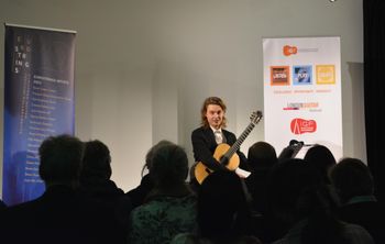 Guitar in London (IGF)

