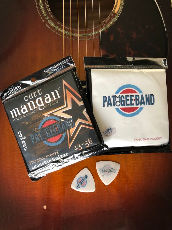 Guitar strings shop and picks