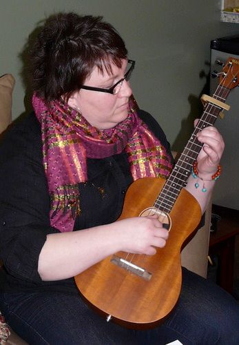 Shelley and her tenor uke.
