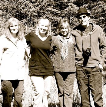 Marlene, Pat, Karen and Arthur. Out exploring nature. A pure source of inspiration.
