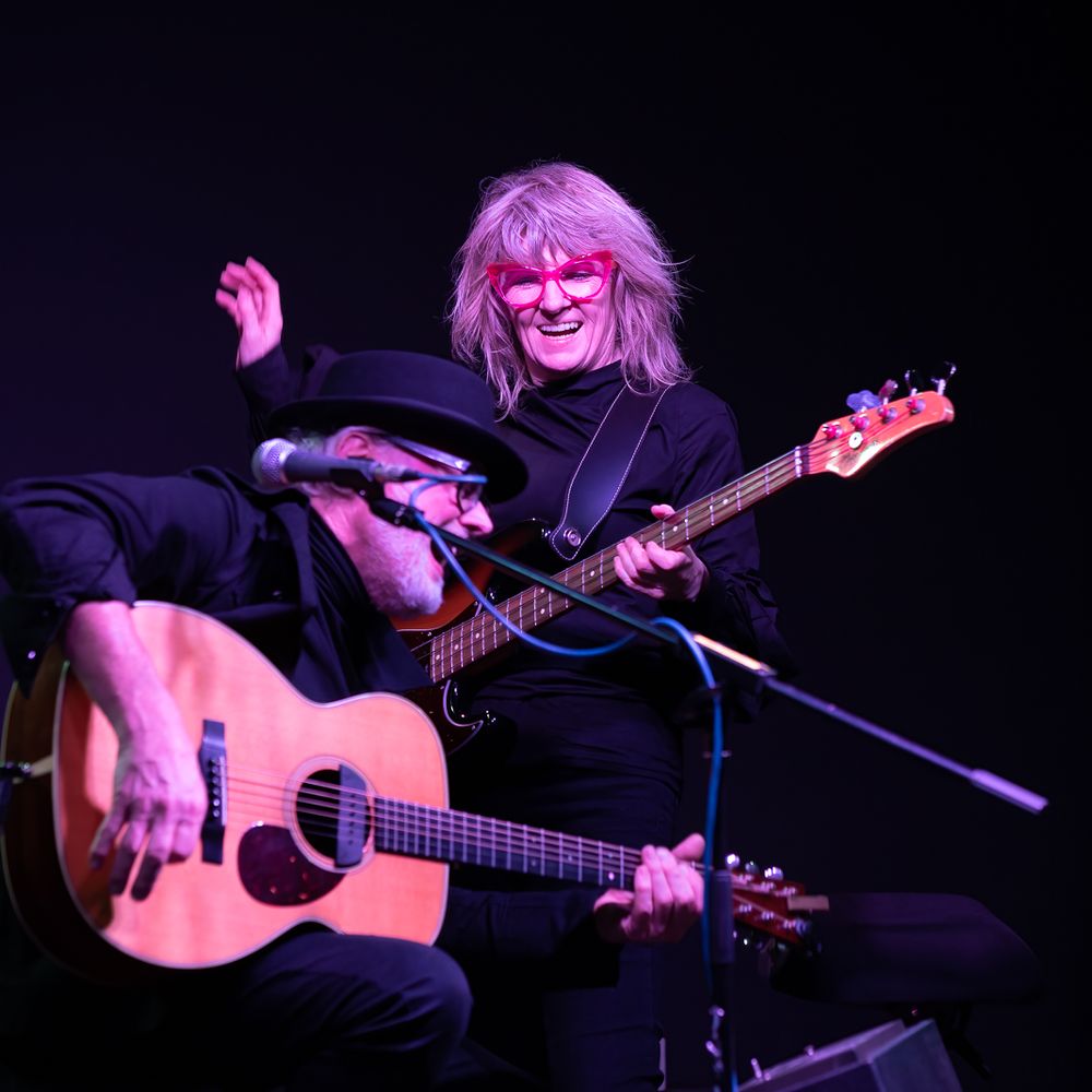 Suzy Starlite and Simon Campbell at The Acoustic Couch, Bracknell. Photo by Tony Cole