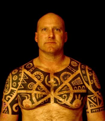 Tahitian-influenced upper torso & arms
