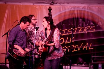 Sisters Folk Festival 2011, by Lynn Woodward
