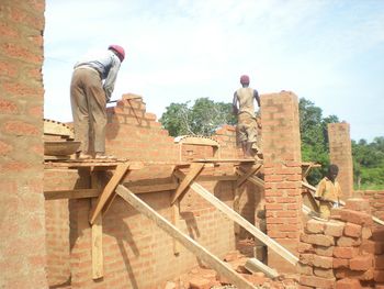 Building of Kuntu clinic by Footprint
