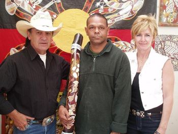 Dale & Gloria with our mate Glenn Dennis - Glenn painted this didge for me & Gloria - amazing stuff. Glen would have to be one of Australia's most gifted Indegenous Artists
