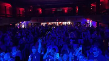 One happy crowd
