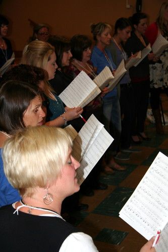 Les Ms. in Rehearsal
