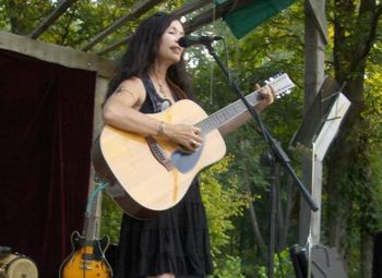 sheryl_performing_in_missouri
