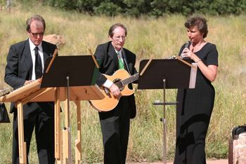 Wedding in Garden of the Gods, with guitarist Verolen Kersey
