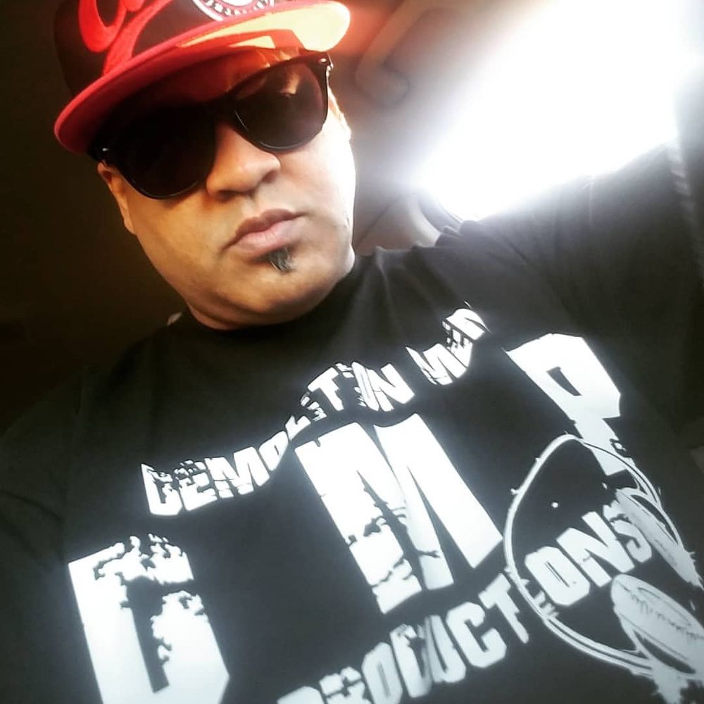 Sweat Shop Recordings - Mad Man Smooth aka Doc Madnezz