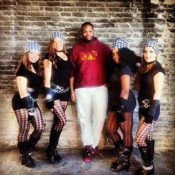 Master_Make-up_Artist_Maniele_Fowlkes-Banks_with_Hip_Hop_Dancers
