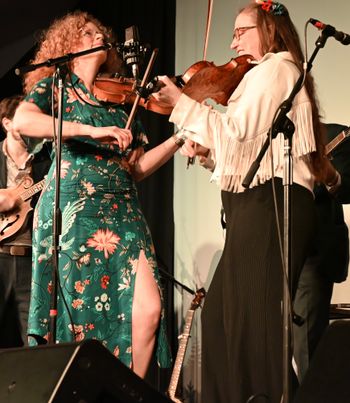Becky Buller and Ellie Hakanson join The Slocan Ramblers at Midwinter Festival 2024
