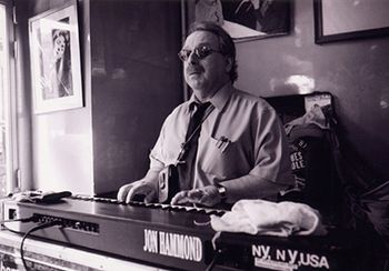 Jon Hammond in Paris/France - Edith Piaf Caf - march 2005 - photo by Michael August
