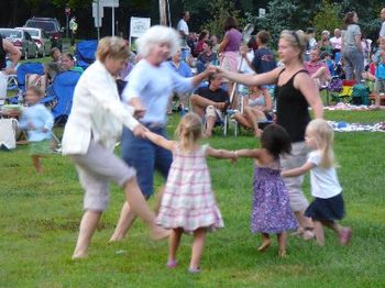 Families have a great evening in Redding.
