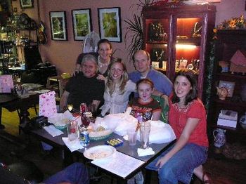 The Starving Artist crew: Elliot, Monica, Jules, Uncle Bill, Hannah (the best waitress ever!) and Lindsay.
